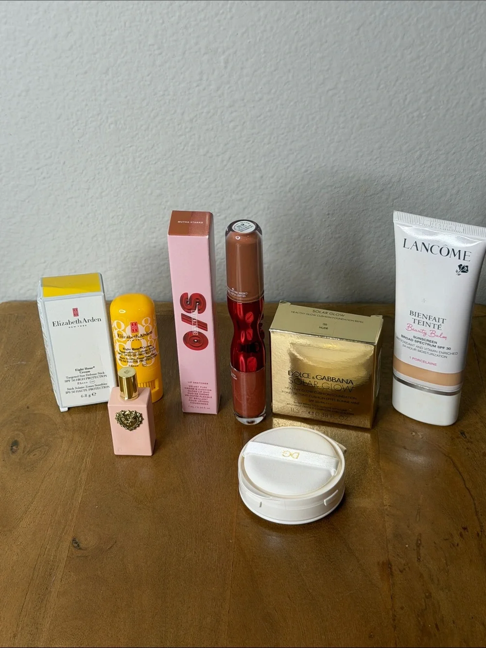 Dolce & Gabbana, Labcome, Elizabeth Arden lot Makeup